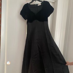 Elegant and long performance dress